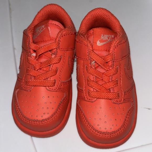 Gently worn infants red dunk size 5c - Picture 2 of 3